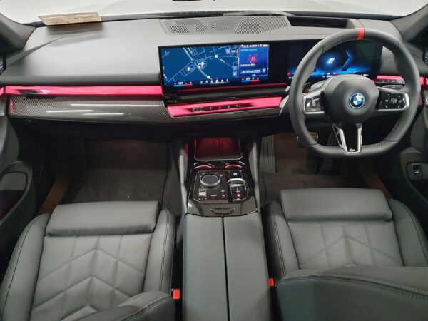 BMW i5 M60 - Image 6